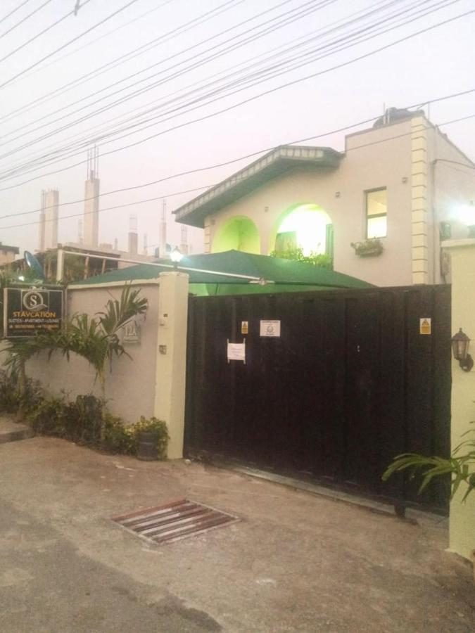 Staycation Suites And Apartment Lagos Buitenkant foto