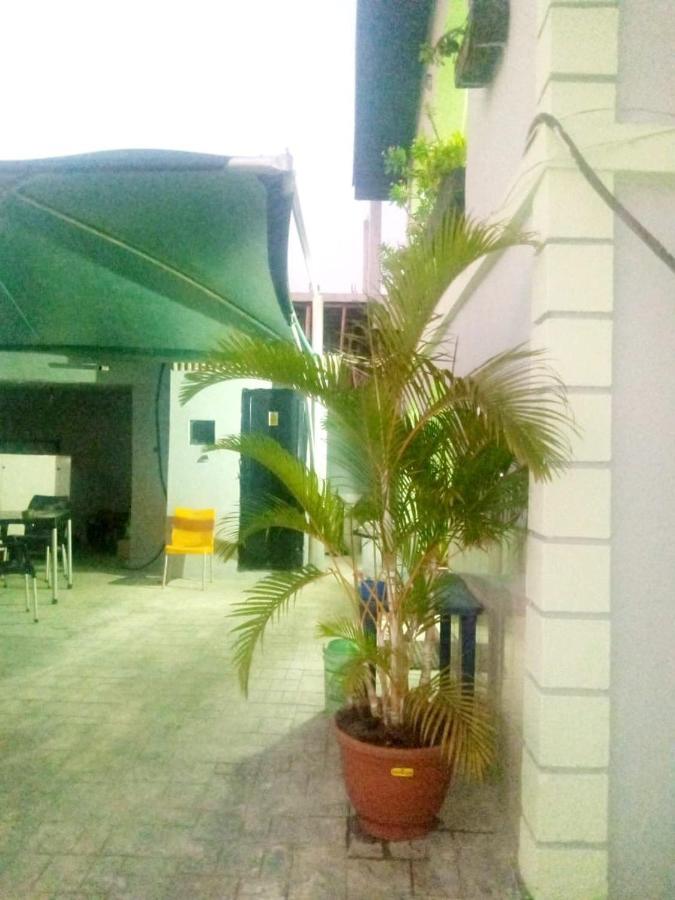 Staycation Suites And Apartment Lagos Buitenkant foto