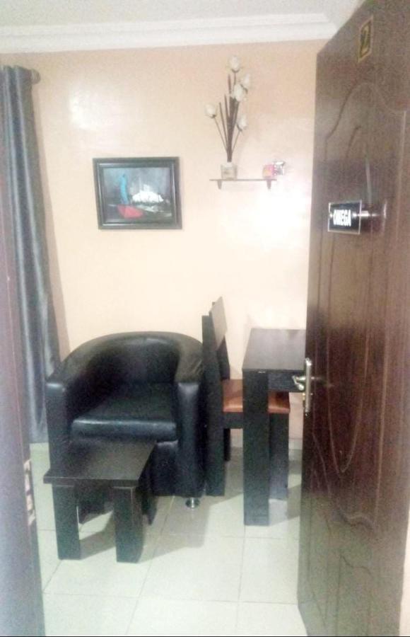 Staycation Suites And Apartment Lagos Buitenkant foto
