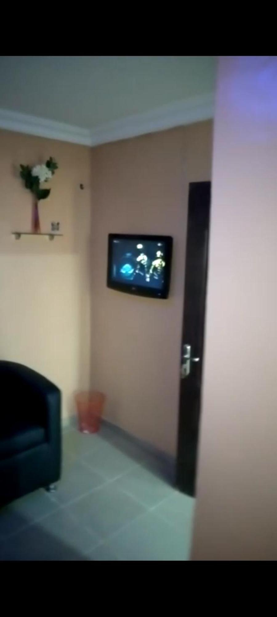 Staycation Suites And Apartment Lagos Kamer foto