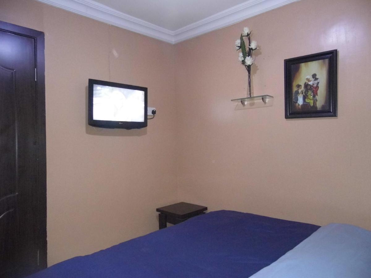 Staycation Suites And Apartment Lagos Buitenkant foto
