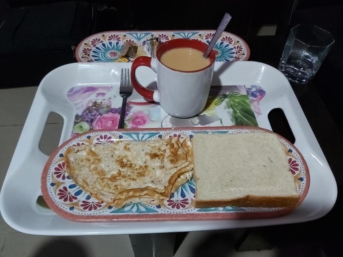 Staycation Suites And Apartment Lagos Buitenkant foto
