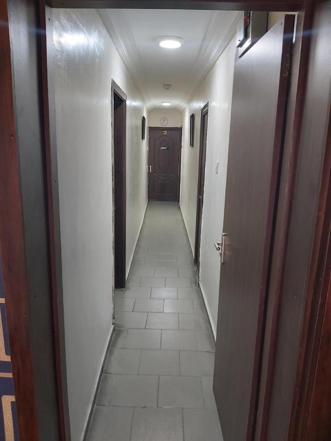 Staycation Suites And Apartment Lagos Buitenkant foto