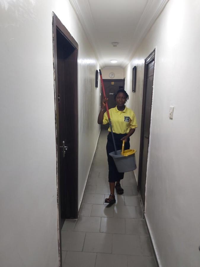 Staycation Suites And Apartment Lagos Buitenkant foto